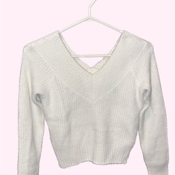H&M Fuzzy V-Neck Sweater - Picture 3 of 4